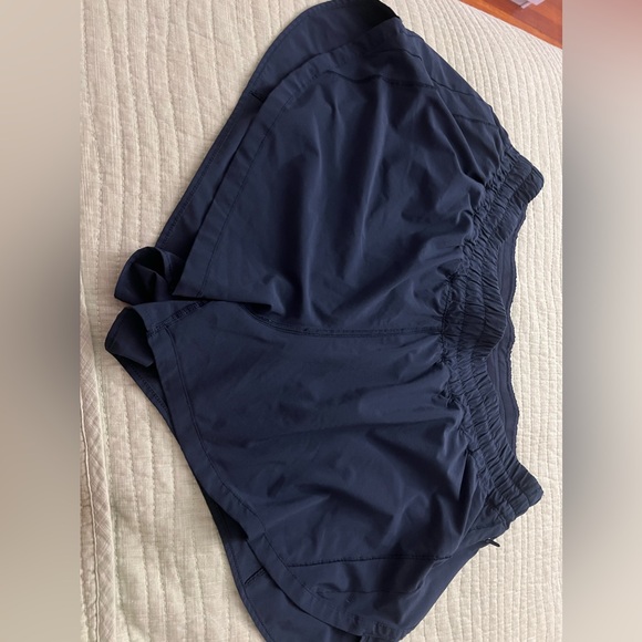 Lululemon shorts size 18 white and blue high rise like new - Picture 7 of 9